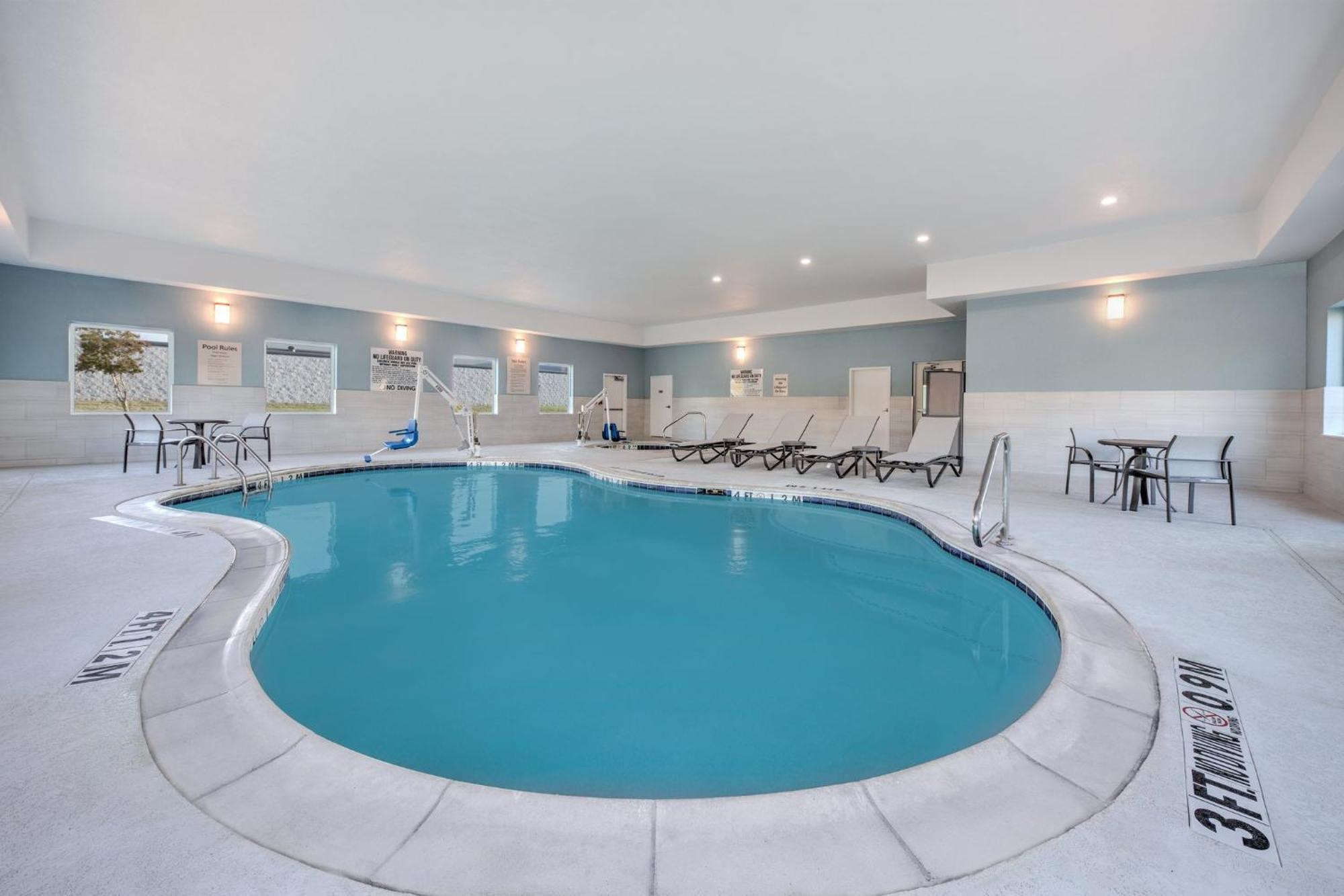 Holiday Inn Express Hotel & Suites Dallas West By Ihg Dış mekan fotoğraf