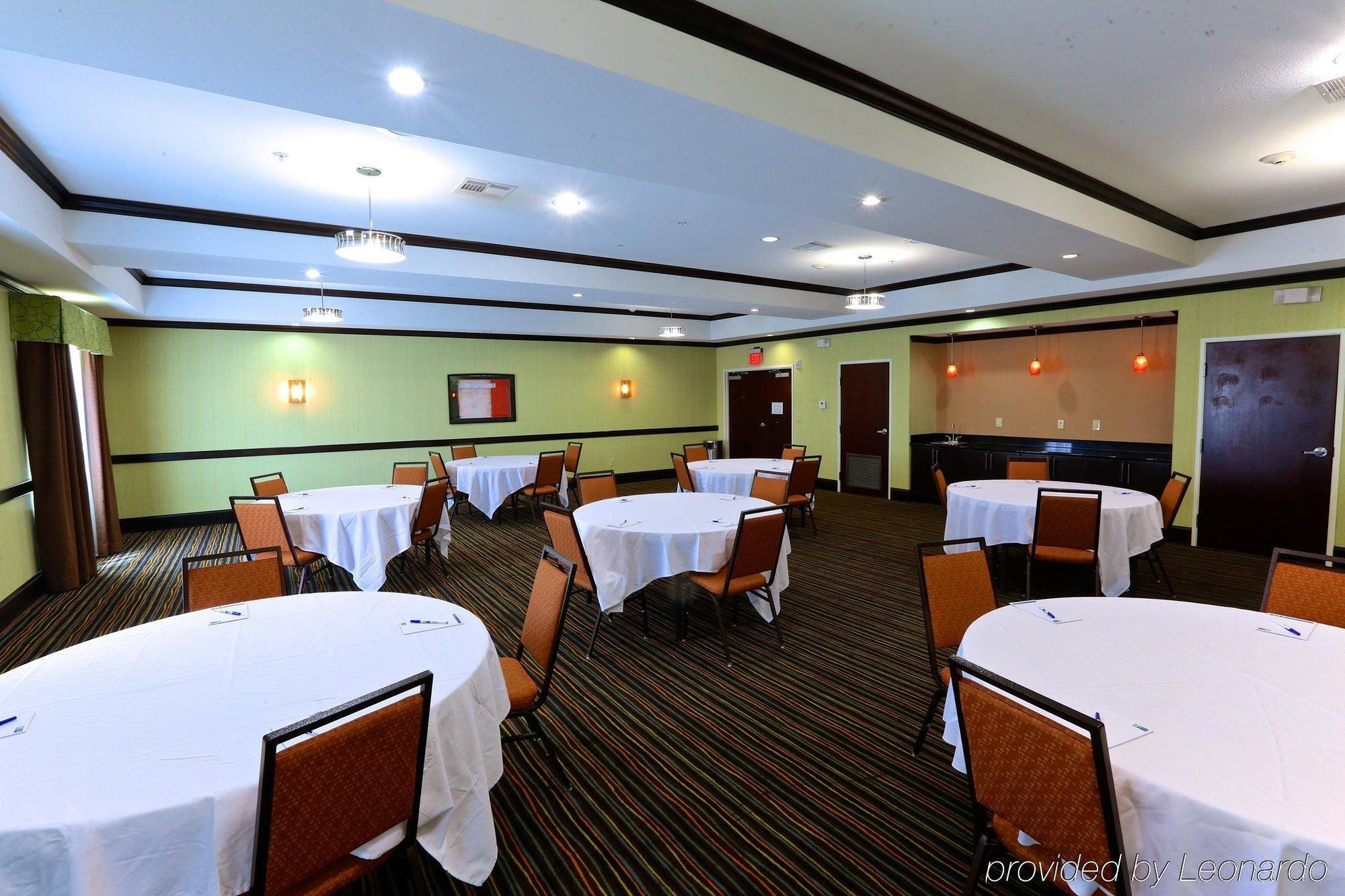 Holiday Inn Express Hotel & Suites Dallas West By Ihg Dış mekan fotoğraf