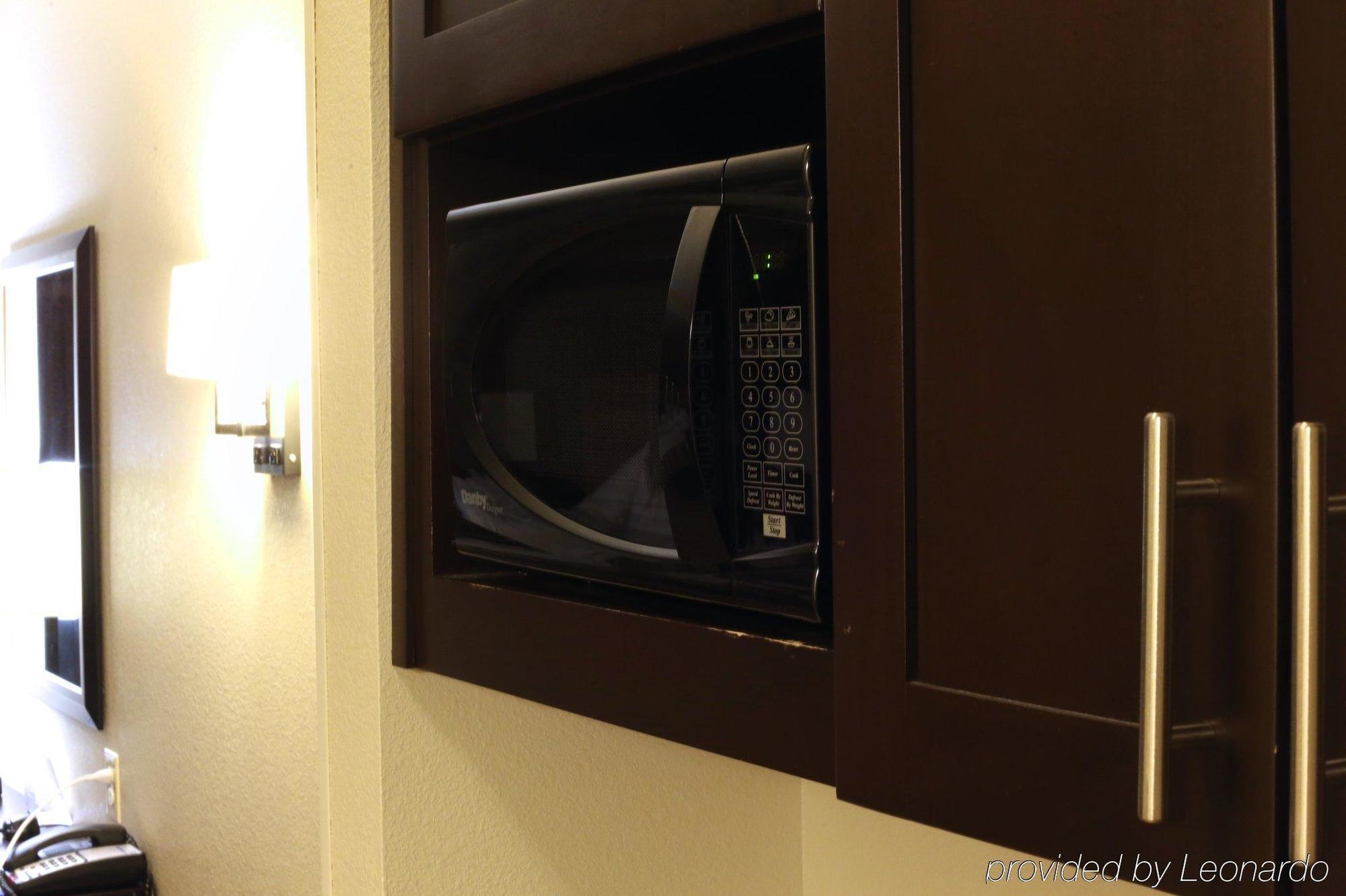Holiday Inn Express Hotel & Suites Dallas West By Ihg Dış mekan fotoğraf