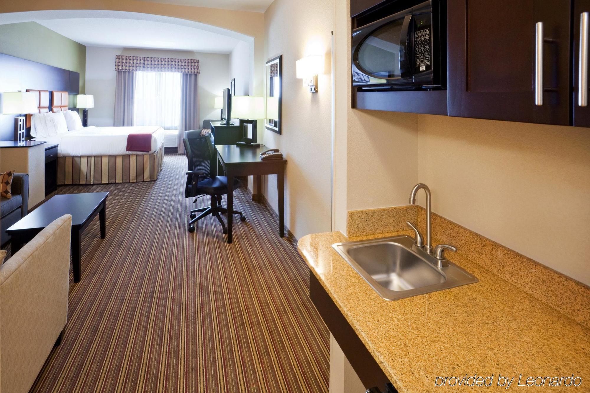 Holiday Inn Express Hotel & Suites Dallas West, An Ihg Hotel Oda fotoğraf