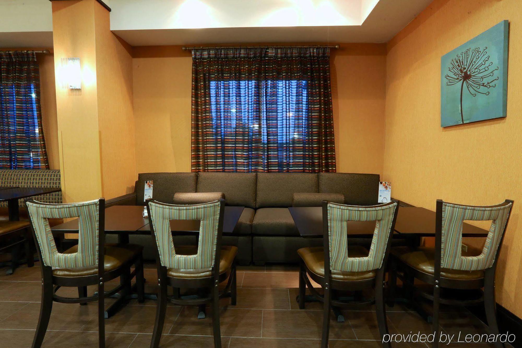 Holiday Inn Express Hotel & Suites Dallas West By Ihg Dış mekan fotoğraf