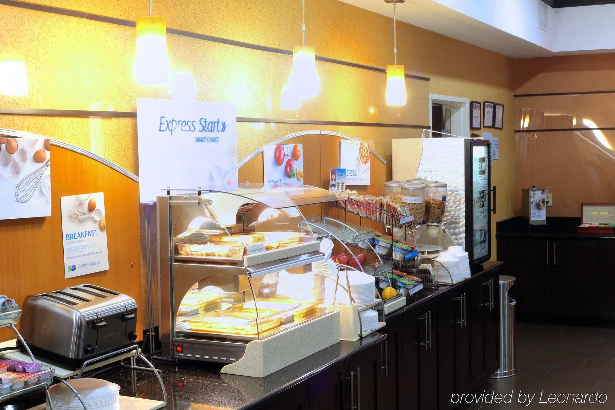 Holiday Inn Express Hotel & Suites Dallas West By Ihg Dış mekan fotoğraf